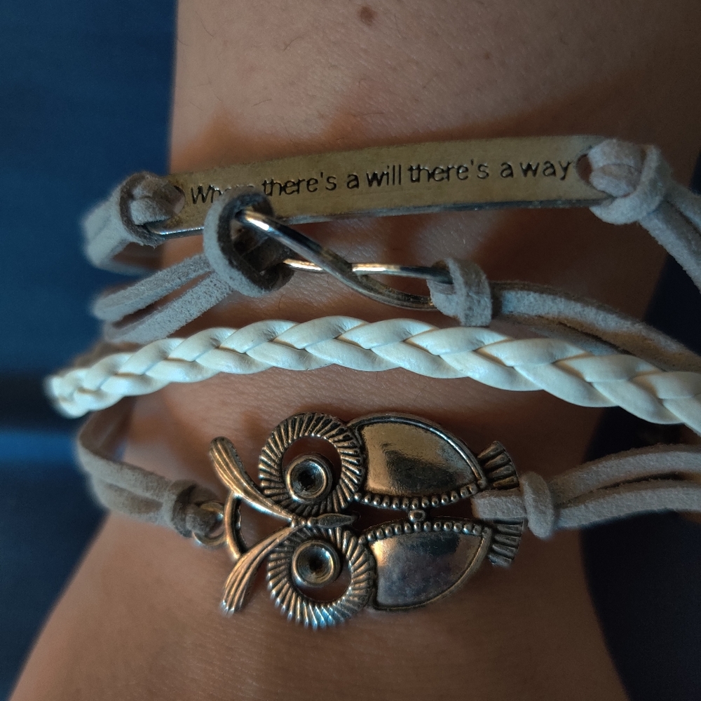 Bracelets - Picture 4 of 4